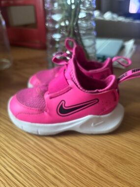 SOLD Nike Flex Runner 3 Kids Pink/White/Black slip on sneakers size 7c
